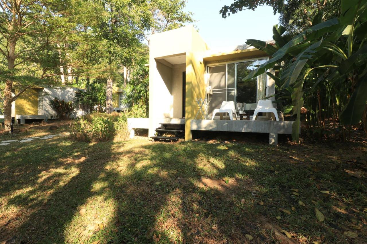 Lazy Republique Hotel Koh Chang Bagian luar foto