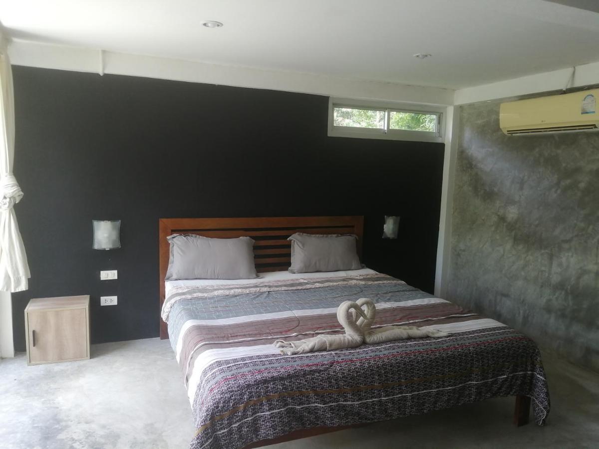 Lazy Republique Hotel Koh Chang Bagian luar foto