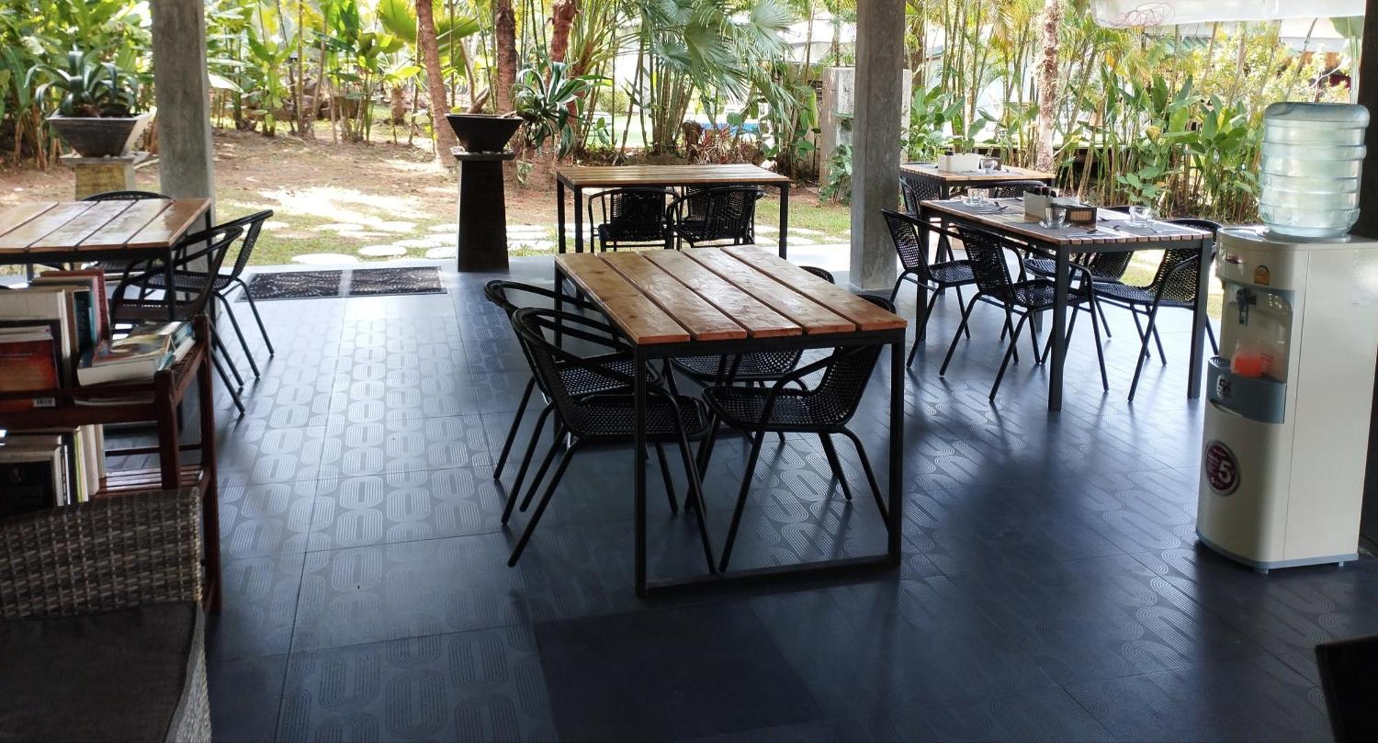 Lazy Republique Hotel Koh Chang Bagian luar foto