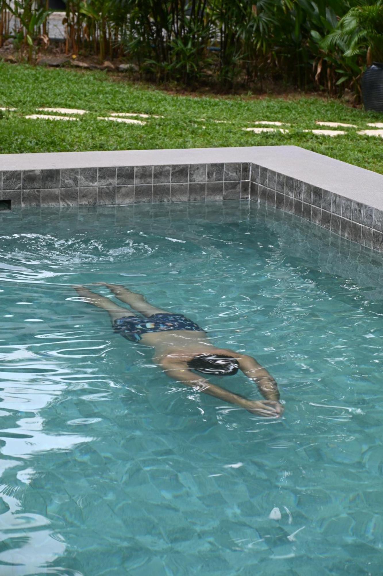 Lazy Republique Hotel Koh Chang Bagian luar foto