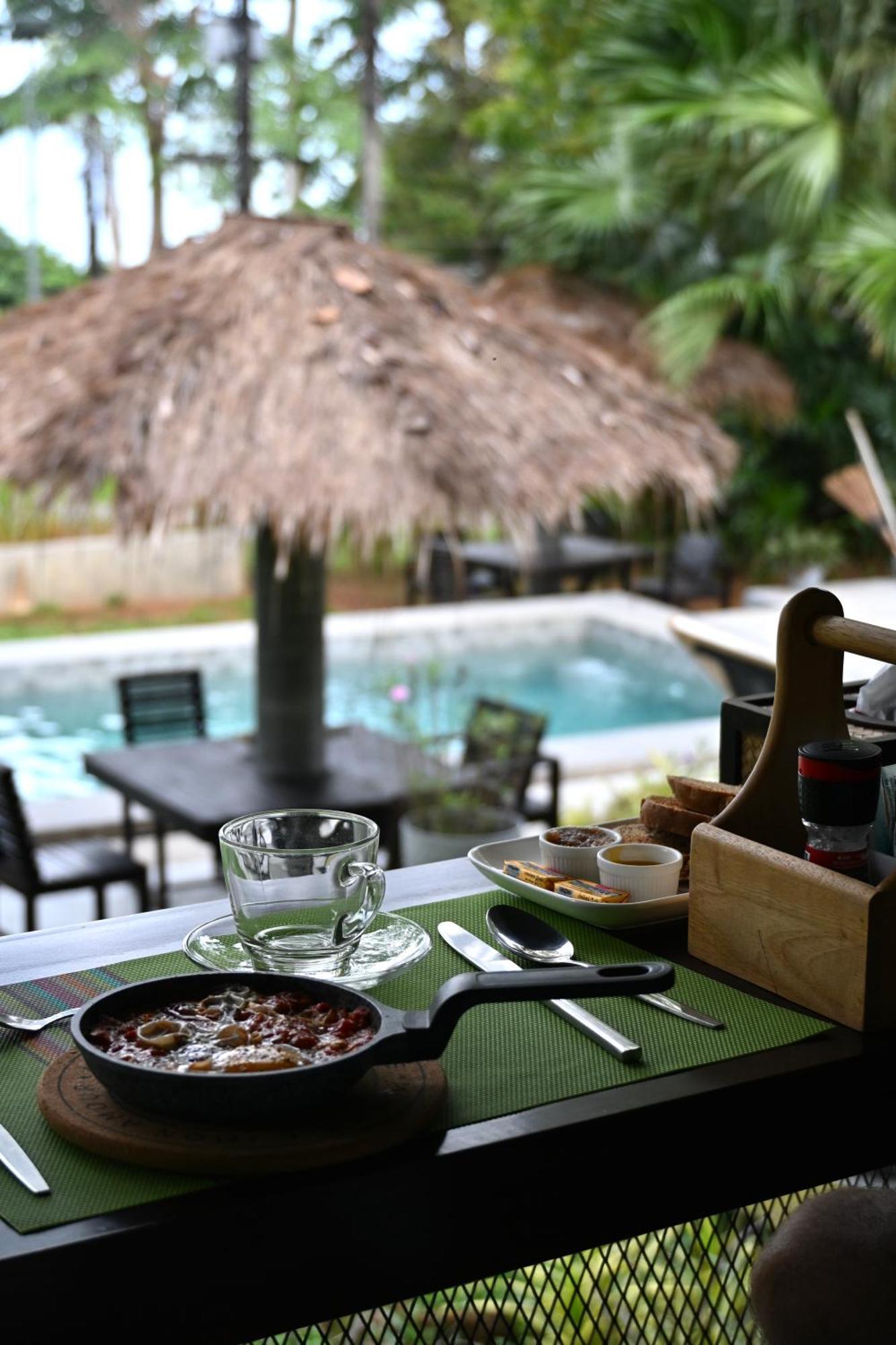 Lazy Republique Hotel Koh Chang Bagian luar foto