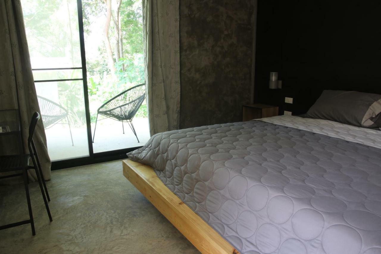 Lazy Republique Hotel Koh Chang Bagian luar foto