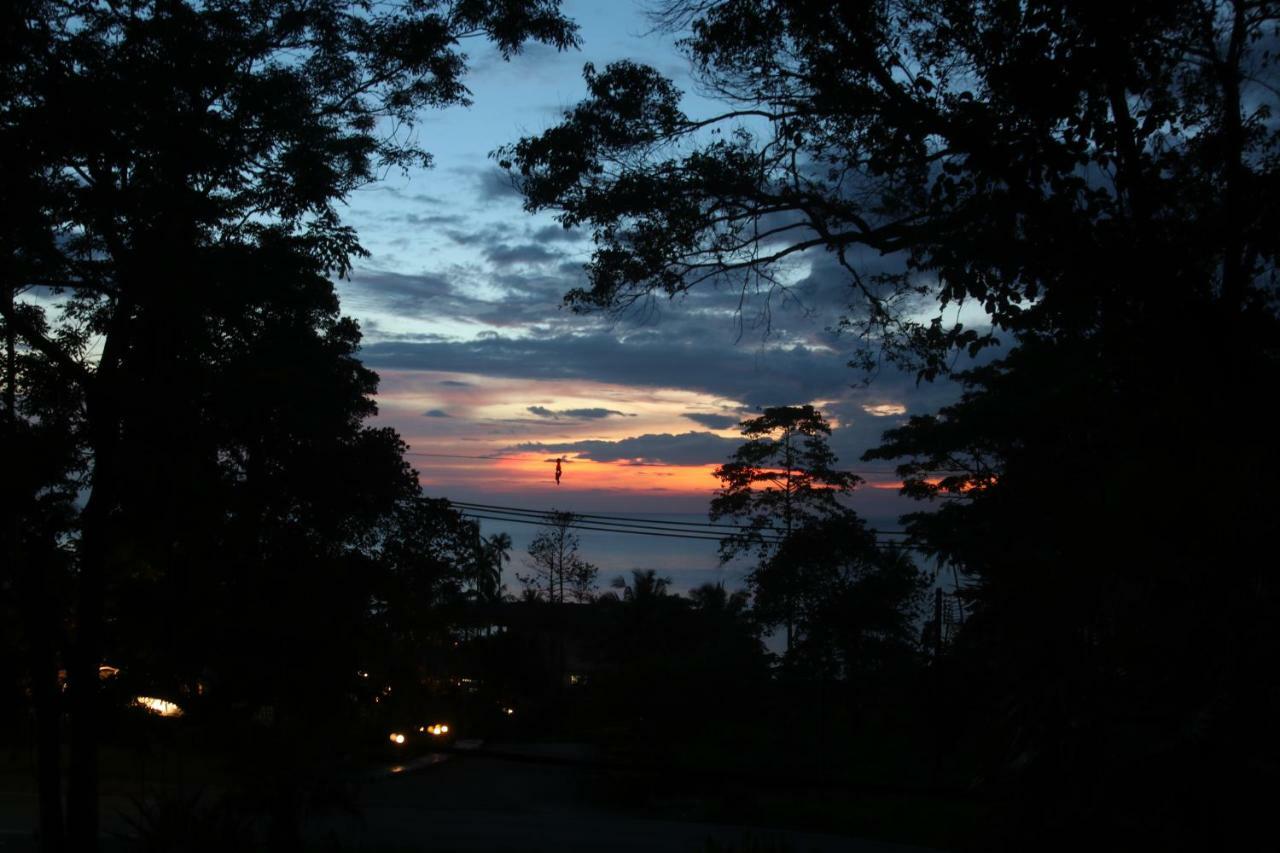 Lazy Republique Hotel Koh Chang Bagian luar foto