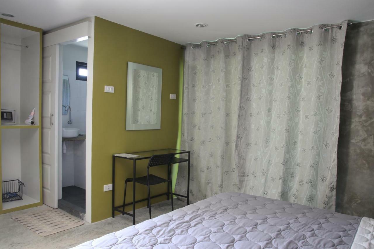 Lazy Republique Hotel Koh Chang Bagian luar foto